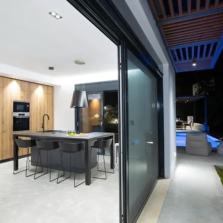 Villa Brand New High-End Faos Villas Three *
